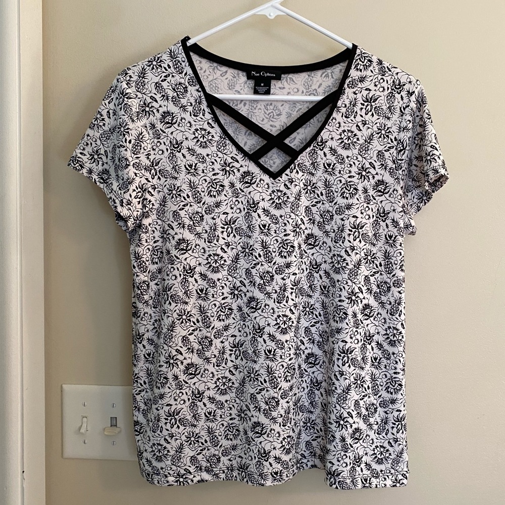 Nue Options top, size medium